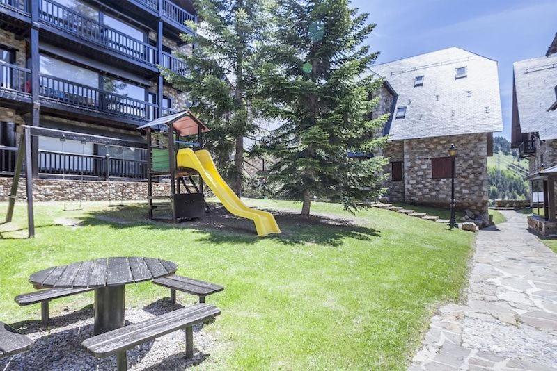 Апартаменты Luderna - Triplex Nin C2 Arenho Naut Aran Экстерьер фото