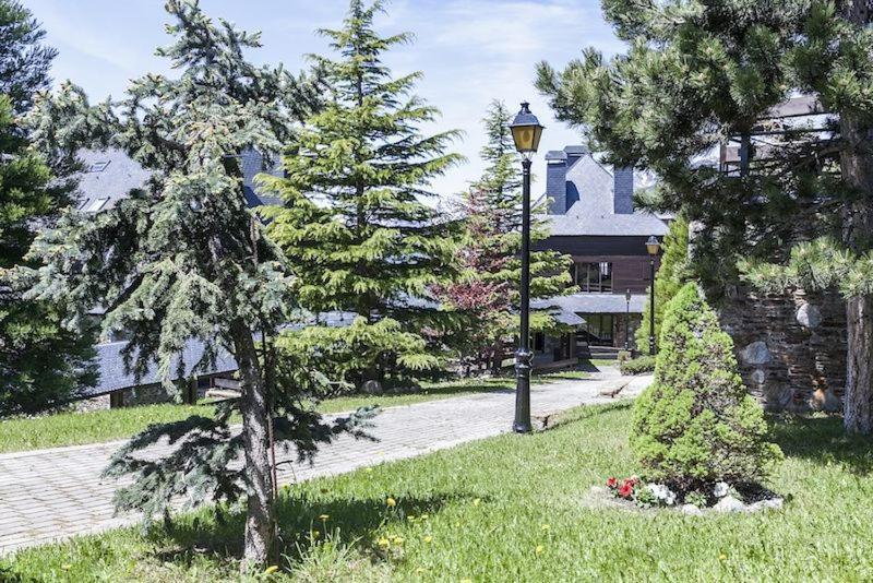 Апартаменты Luderna - Triplex Nin C2 Arenho Naut Aran Экстерьер фото